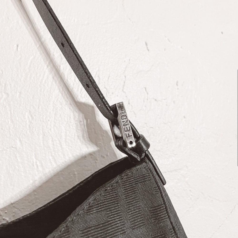 FENDI Zucca Print FF Monogram Mama Baguette Black - Picture 4 of 13